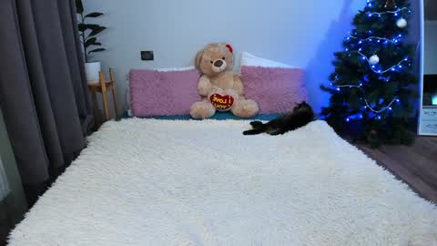 Snapshot of amymilson chatting on 12-28-24, 07:22 amymilson online show from 12-28-24, 07:22