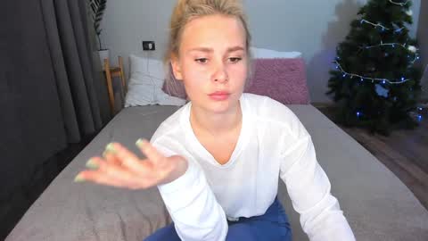 Snapshot of amymilson chatting on 01-13-25, 06:49 amymilson online show from 01-13-25, 06:49