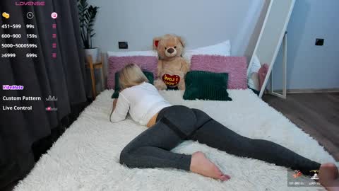 Snapshot of amymilson chatting on 02-18-25, 05:10 amymilson online show from 02-18-25, 05:10