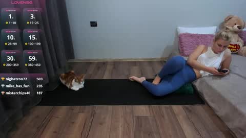 Snapshot of amymilson chatting on 03-11-25, 08:42 amymilson online show from 03-11-25, 08:42