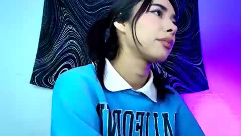 Snapshot of amyolimpo chatting on 07-08-26, 11:31 Amy ... Nice to meet u thumb up me please its important online show from 07-08-26, 11:31