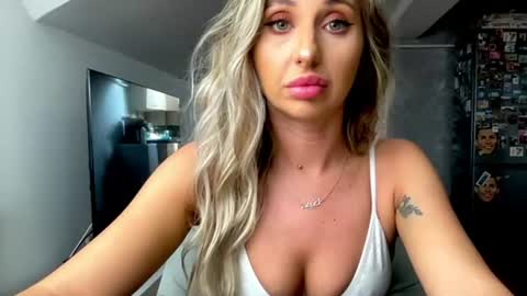 Snapshot of amyroberta92 chatting on 07-23-26, 06:44 amyroberta92 online show from 07-23-26, 06:44