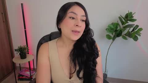 Snapshot of amyross1 chatting on 10-10-25, 05:56 Aleja online show from 10-10-25, 05:56