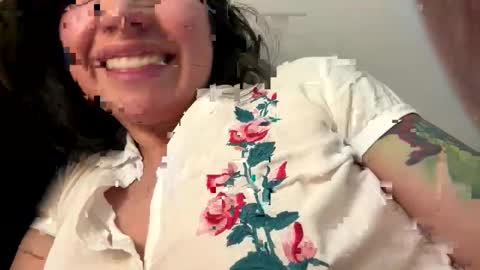 Snapshot of amywine7 chatting on 04-08-26, 05:18 Amy online show from 04-08-26, 05:18