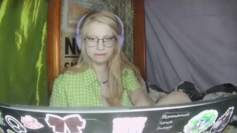 Snapshot of ana_dewitt chatting on 02-15-25, 11:47 ana dewitt online show from 02-15-25, 11:47
