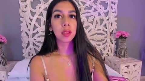 Snapshot of ana_gonzalez chatting on 05-09-26, 08:25 Ana Gonzalez online show from 05-09-26, 08:25
