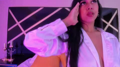 Snapshot of ana_gonzalez chatting on 05-13-26, 01:30 Ana Gonzalez online show from 05-13-26, 01:30