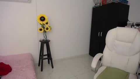 Snapshot of ana_hotmilf chatting on 12-16-24, 01:21  Ana  online show from 12-16-24, 01:21