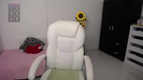 Snapshot of ana_hotmilf chatting on 12-30-24, 11:06  Ana  online show from 12-30-24, 11:06