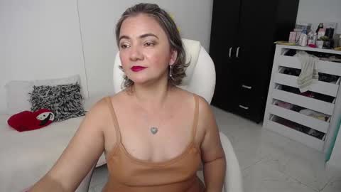 Snapshot of ana_hotmilf chatting on 01-07-25, 09:25  Ana  online show from 01-07-25, 09:25