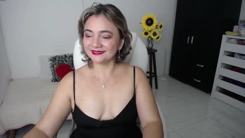 Snapshot of ana_hotmilf chatting on 02-05-25, 11:55  Ana  online show from 02-05-25, 11:55