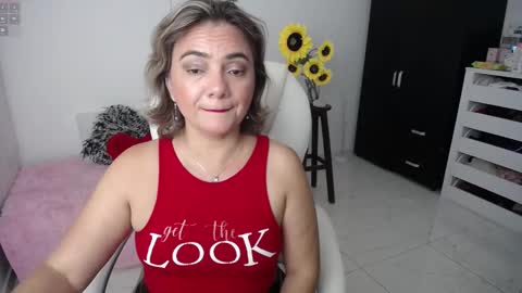Snapshot of ana_hotmilf chatting on 02-14-25, 10:59  Ana  online show from 02-14-25, 10:59