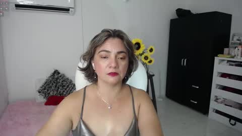 Snapshot of ana_hotmilf chatting on 02-19-25, 02:33  Ana  online show from 02-19-25, 02:33