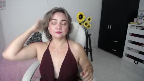 Snapshot of ana_hotmilf chatting on 02-19-25, 11:25  Ana  online show from 02-19-25, 11:25