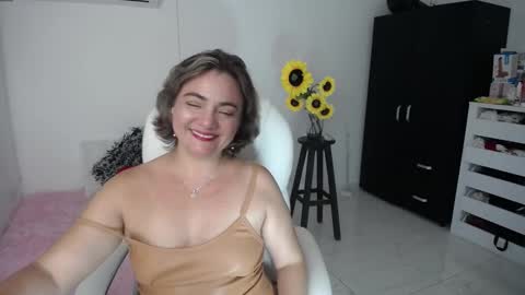Snapshot of ana_hotmilf chatting on 02-21-25, 03:01  Ana  online show from 02-21-25, 03:01