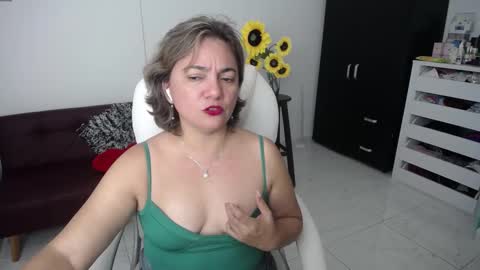 Snapshot of ana_hotmilf chatting on 02-24-25, 01:13  Ana  online show from 02-24-25, 01:13
