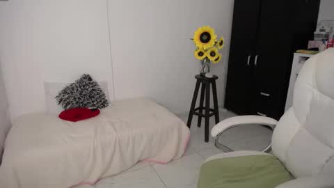 Snapshot of ana_hotmilf chatting on 03-06-25, 02:09  Ana  online show from 03-06-25, 02:09