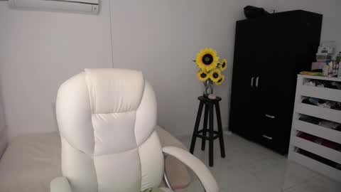 Snapshot of ana_hotmilf chatting on 03-07-25, 06:54  Ana  online show from 03-07-25, 06:54