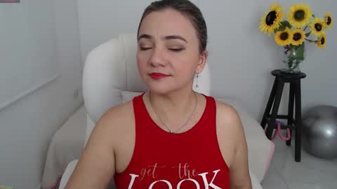 Snapshot of ana_hotmilf chatting on 09-10-25, 11:05  Ana  online show from 09-10-25, 11:05