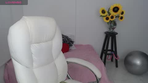 Snapshot of ana_hotmilf chatting on 10-06-25, 10:51  Ana  online show from 10-06-25, 10:51