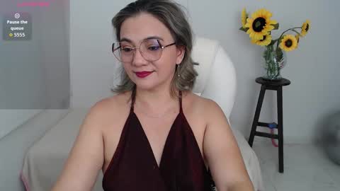 Snapshot of ana_hotmilf chatting on 10-25-25, 11:21  Ana  online show from 10-25-25, 11:21