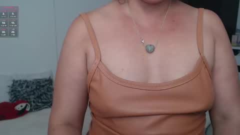 Snapshot of ana_hotmilfx chatting on 01-07-25, 10:08 ANA online show from 01-07-25, 10:08