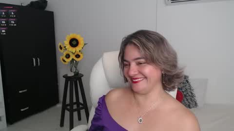 Snapshot of ana_hotmilfx chatting on 03-07-25, 08:11 ANA online show from 03-07-25, 08:11