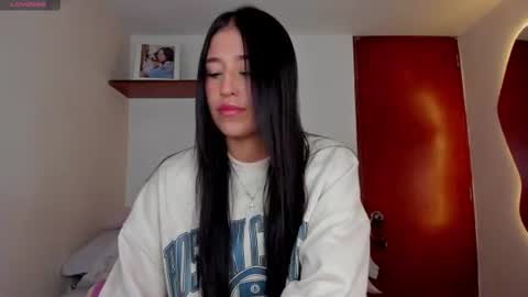 Snapshot of ana_m_ chatting on 06-30-26, 09:43 Ana online show from 06-30-26, 09:43