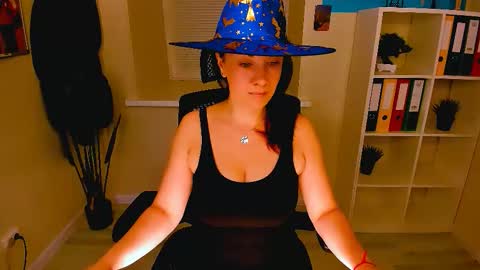 Snapshot of ana_mills chatting on 10-29-25, 10:28 Ana online show from 10-29-25, 10:28