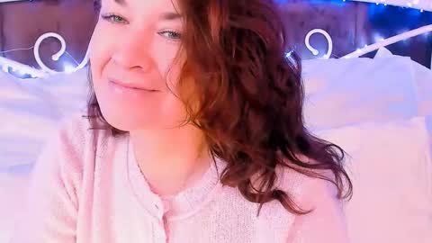 Snapshot of ana_mills chatting on 12-20-25, 10:11 Ana online show from 12-20-25, 10:11