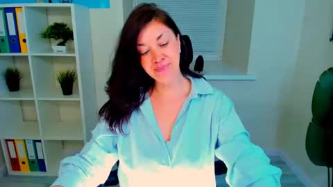 Snapshot of ana_mills chatting on 06-14-26, 02:24 Ana online show from 06-14-26, 02:24