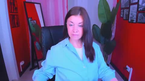 Snapshot of ana_mills chatting on 06-16-26, 10:07 Ana online show from 06-16-26, 10:07
