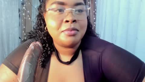 Snapshot of ana_off_alana chatting on 06-25-26, 01:27 Ana online show from 06-25-26, 01:27