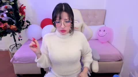 Snapshot of ana_ruuh chatting on 12-19-25, 12:06 Im anna but you can call me as you want online show from 12-19-25, 12:06