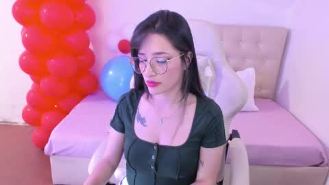 Snapshot of ana_ruuh chatting on 03-08-26, 02:04 Im anna but you can call me as you want online show from 03-08-26, 02:04