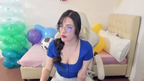 Im anna but you can call me as you want online show from 07-16-26, 09:43