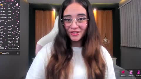 Snapshot of ana_taylor2 chatting on 12-12-24, 08:10 Ana online show from 12-12-24, 08:10