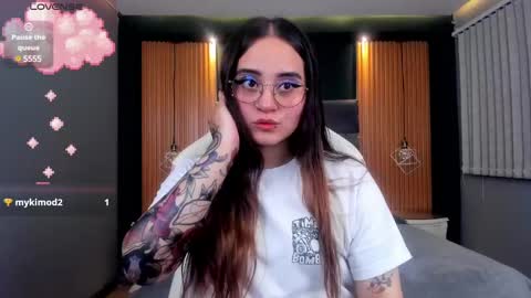 Snapshot of ana_taylor2 chatting on 02-05-25, 08:35 Ana online show from 02-05-25, 08:35