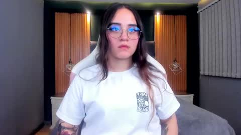 Snapshot of ana_taylor2 chatting on 02-06-25, 12:43 Ana online show from 02-06-25, 12:43