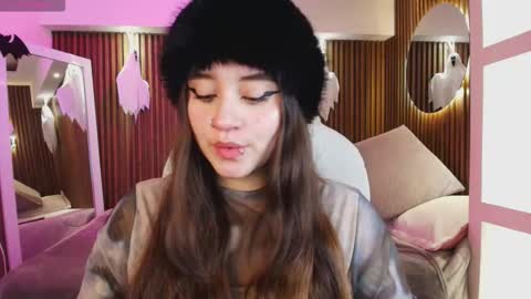 Snapshot of ana_taylor2 chatting on 10-06-25, 07:33 Ana online show from 10-06-25, 07:33