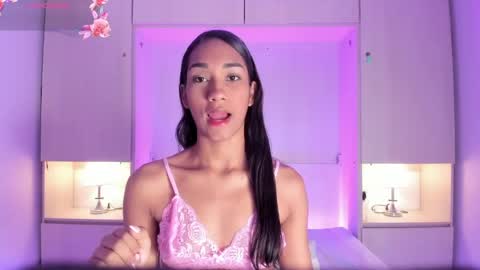 anaacollins_ online show from 04-01-26, 11:33