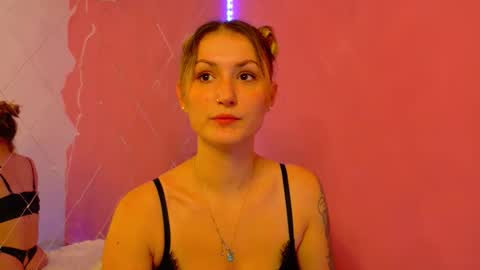 anaayss online show from 10-20-25, 04:35