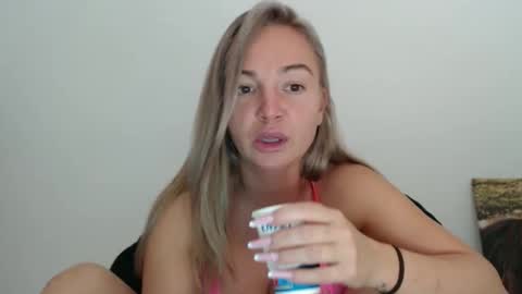 Ana online show from 10-26-25, 07:42