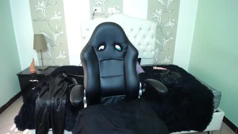 Snapshot of anabella_thompson chatting on 01-17-25, 02:39 Anabella online show from 01-17-25, 02:39