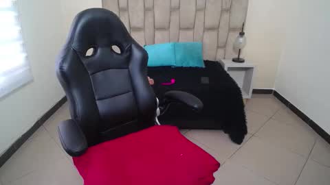 Snapshot of anabella_thompson chatting on 10-14-25, 11:33 Anabella online show from 10-14-25, 11:33