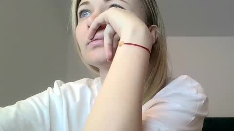 anabellaana11 online show from 03-10-25, 02:39