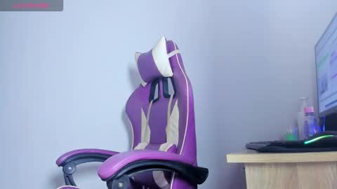 Snapshot of anabellabonariva chatting on 10-31-25, 11:50 Anabella online show from 10-31-25, 11:50