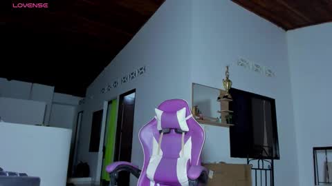 Snapshot of anabellabonariva chatting on 12-03-25, 12:07 Anabella online show from 12-03-25, 12:07