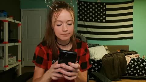 Snapshot of anabelleleigh chatting on 12-18-24, 05:00 Anabelleleigh online show from 12-18-24, 05:00