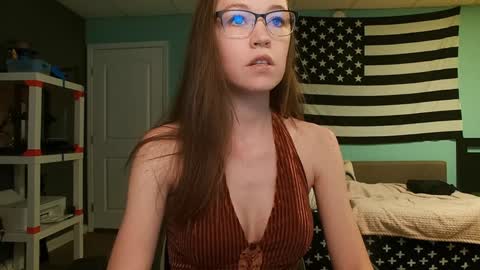 Snapshot of anabelleleigh chatting on 12-23-25, 03:04 Anabelleleigh online show from 12-23-25, 03:04